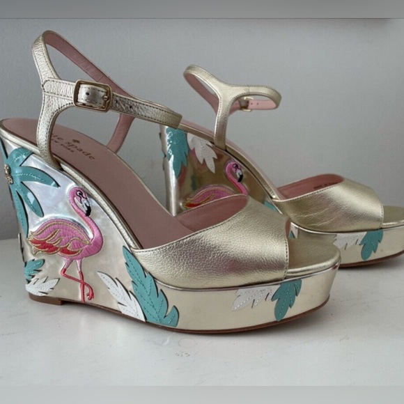 SOLD 🌟Host Pick 🌟🦩RARE Kate Spade Metallic Gold Darie Wedge Sandal Size 6.5 - Picture 4 of 10